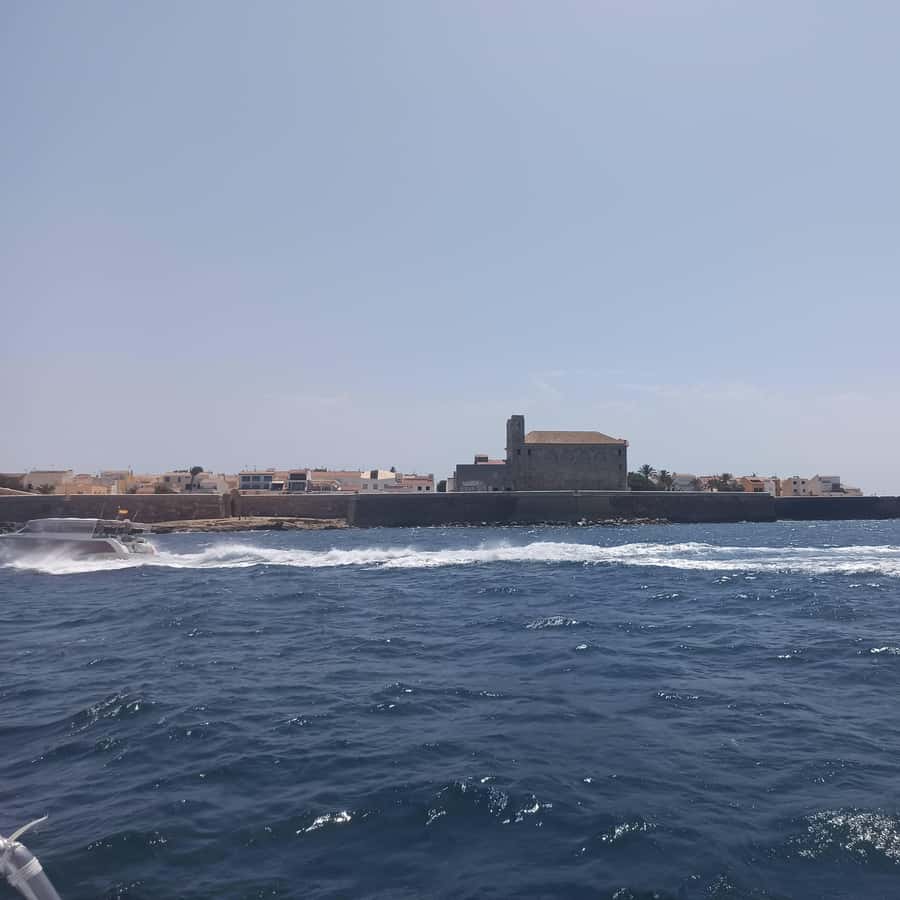Alicante/Torrevieja: Excursion to Tabarca by ferry, Santa Pola, and Laguna Rosa - Why Tabarca feels different: a car-free island with pirate origins