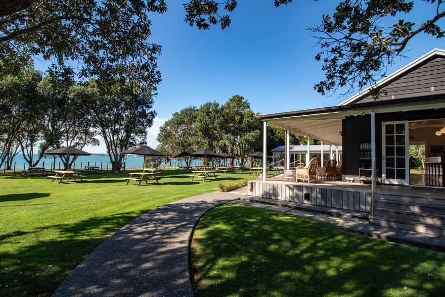 Auckland: Man O' War Vineyard Ferry (Waiheke Island) - Man O’ War arrival: 3.5 hours that you can actually use
