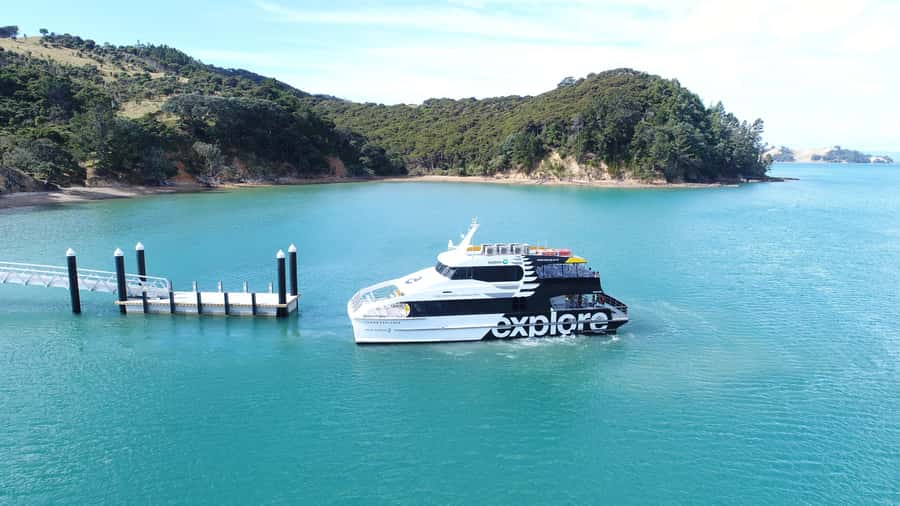 Auckland: Man O' War Vineyard Ferry (Waiheke Island) - Return cruise: the eastern Hauraki Gulf payoff