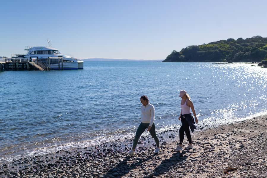 Auckland: Tiritiri Matangi Island Ferry - The Oldest Working Lighthouse: A Landmark With Real Meaning