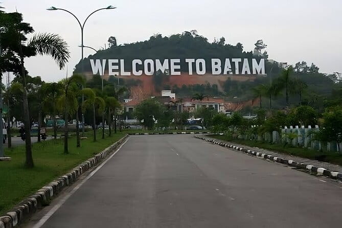 Batam Day Tour from Singapore with Ferry Ticket, Massage & Lunch - Crossing to Batam: arrival, immigration, and finding your rhythm fast