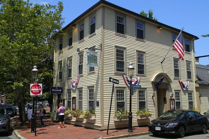 Boston Historic Taverns Tour with Tastings and Ferry - Bunker Hill: The Battle Site That Still Feels Close