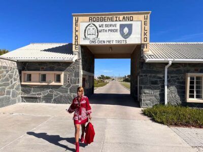 Cape Town-Robben Island Ferry Ticket and Guided Prison Tour - Getting picked up and finding your way to the Nelson Mandela Gateway