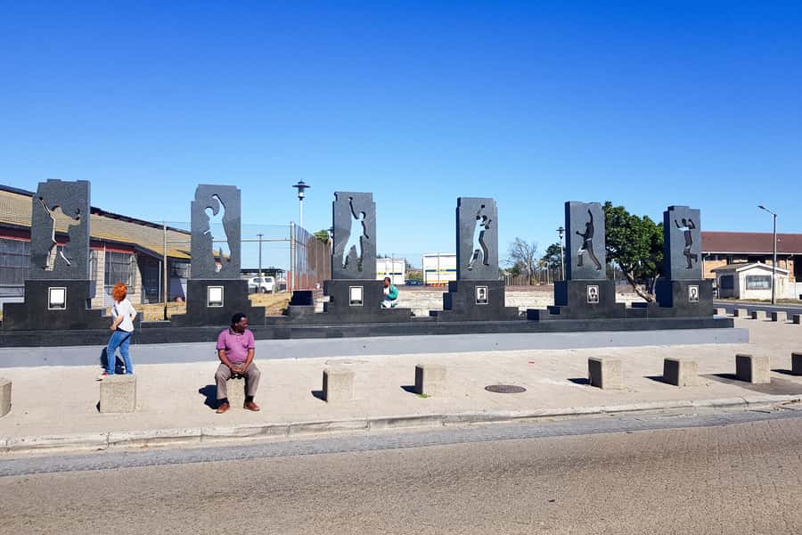 Cape Town: Robben Island Ferry Ticket and Townships Tour - Safety, group size, and what to pack for a comfort-smart day