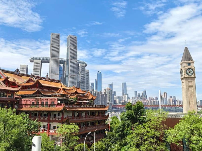 Chongqing: Trendy Spots, Cableway & Ferry Private Tour - Luohan Temple: Incense, 500 Stone Arhats, and a Temple Between Towers