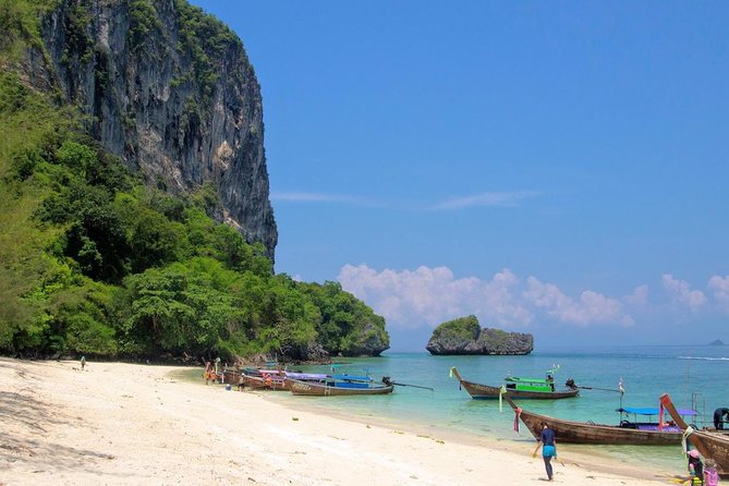 Day Tour from Phuket to 4 Islands in Krabi by Ferry & Speedboat - Koh Poda Island: beach recovery and another swimming window