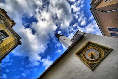 Day trip from Helsinki to Tallinn. Ferry included - The guided walk that makes Tallinn click: Upper and Lower Old Town