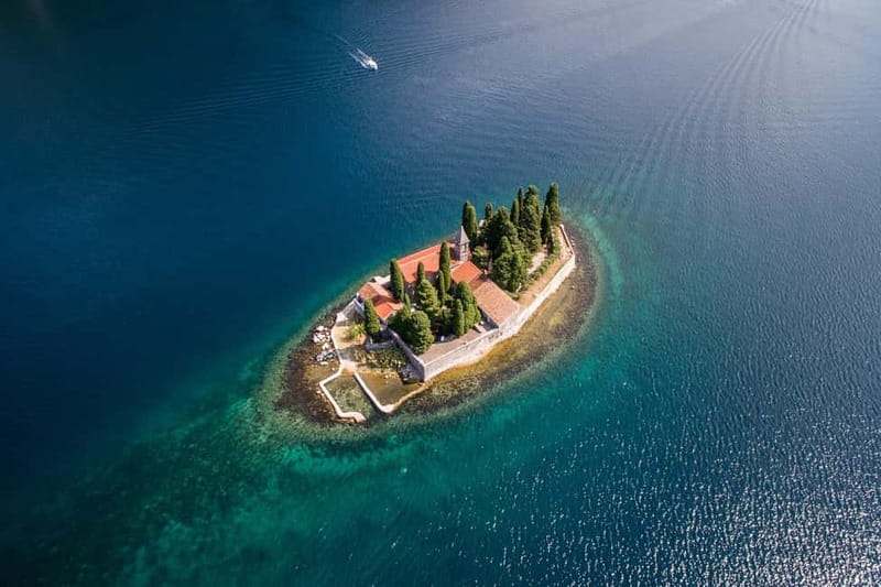 Dubrovnik to/from Kotor: Day Trip or One-Way by Fast Ferry - Perast and Our Lady of the Rocks: a second slice of the bay