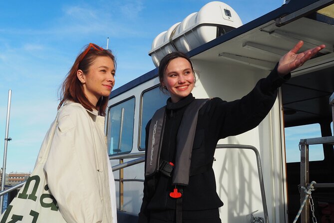 Ferry to Vallisaari Fortress Island - Timing your visit: departures every hour, plus the return pier twist