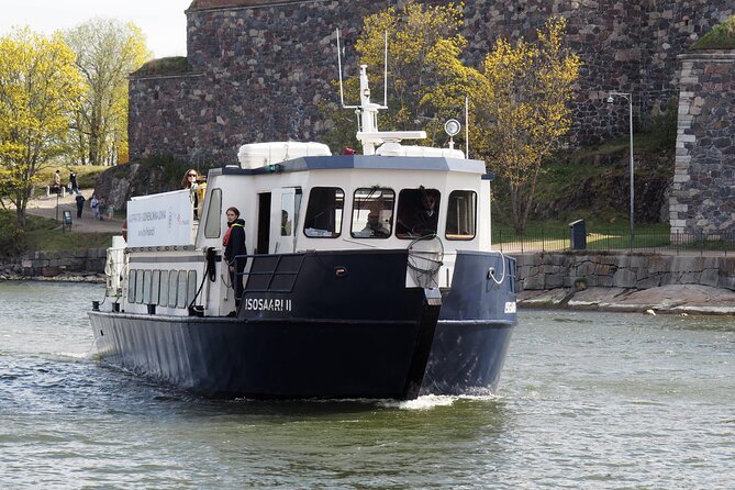 Ferry to Vallisaari Fortress Island - What you can use on the island in summer: toilets, water points, café, guides