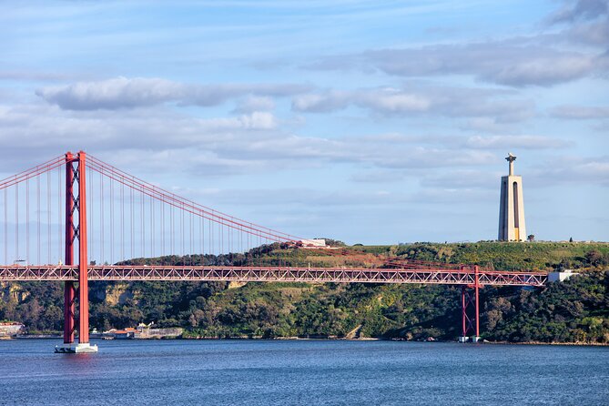Food & Drink Private Tour in Lisbon & Cacilhas w/ Ferry Included - Cais do Sodré to Cacilhas: the ferry that changes the mood