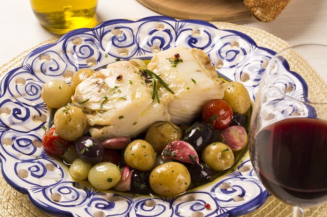 Food & Drink Private Tour in Lisbon & Cacilhas w/ Ferry Included - Almada petiscos and Portuguese wine: the pre-dinner taste