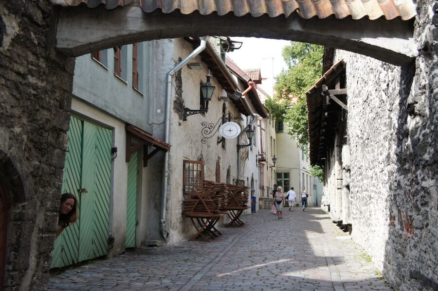 From Helsinki: Luxury Trip to Tallinn Ferry +VIP Car - Medieval Tallinn Old Town Walking Tour (13th–16th Centuries)