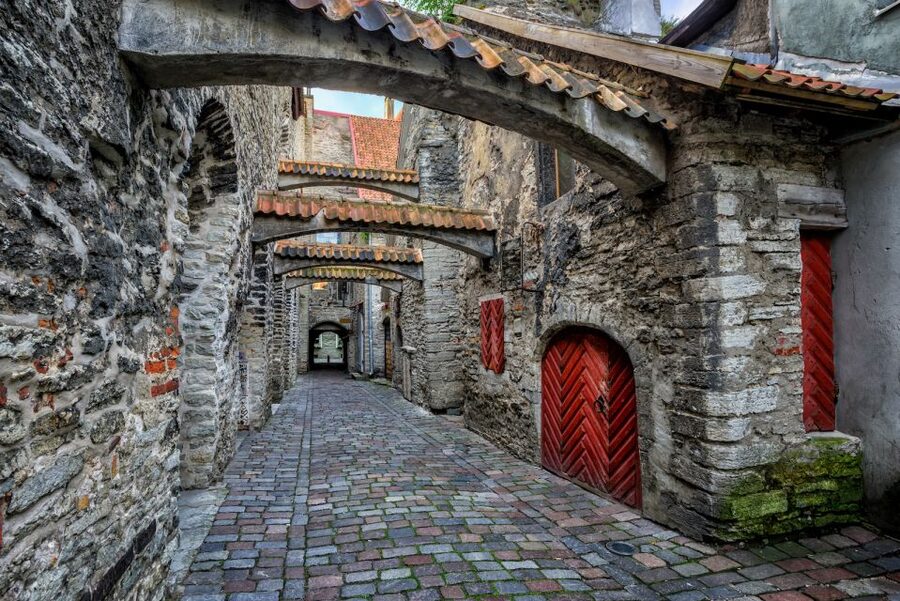 From Helsinki: Tallinn Guided Full-Day Tour by Ferry - Ferry Return to Helsinki: Staying Chill Until 9:30 PM