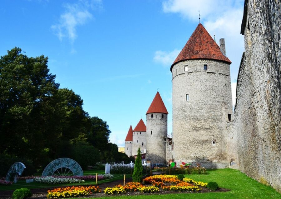 From Helsinki: Tallinn with Round-Trip Ferry & Guided Tour - Finding Your Guide at Tallinn Port (Passenger Terminal A, 11:15 AM)