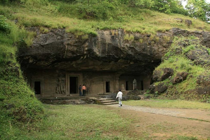 From Mumbai: Half-Day Elephanta Caves Tour with Ferry Ride - Gateway of India ferry ride: plan for views and a smooth arrival