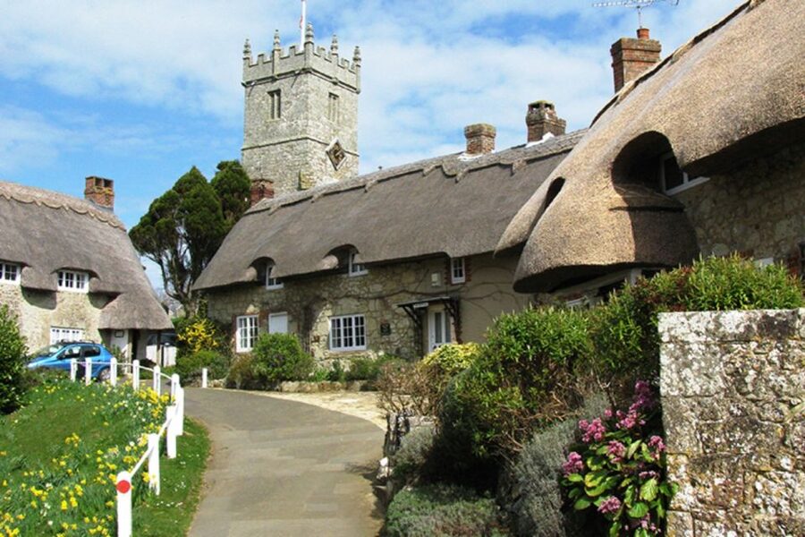 From Portsmouth: Isle of Wight Day Tour by Bus and Ferry - Alum Bay: multi-coloured sands and photo-ready cliffs