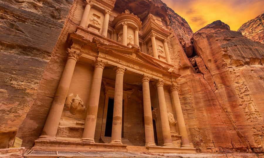 From Sharm El Sheikh: Day Tour to Petra by Ferry - The meal stop in Petra: good food can still mean tight timing