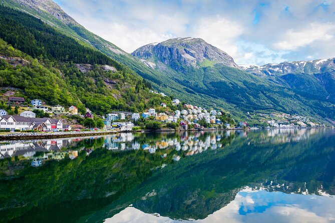 Guided tour to Hardanger Fjord, Waterfalls and Ferry Crossing - Timing and pacing from Bergen: expect a full day with lots of breaks