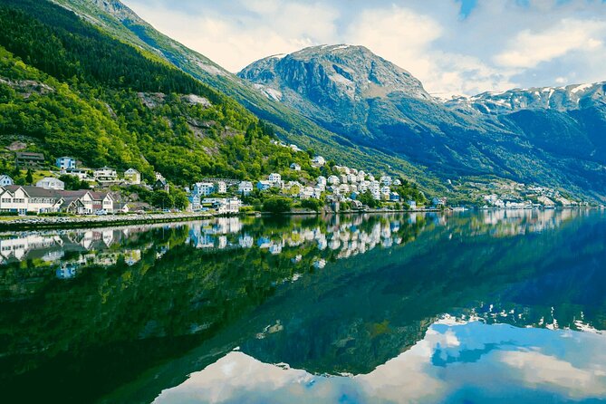 Guided tour to Hardangerfjord with Waterfalls and Ferry Crossing - Key things worth knowing before you go