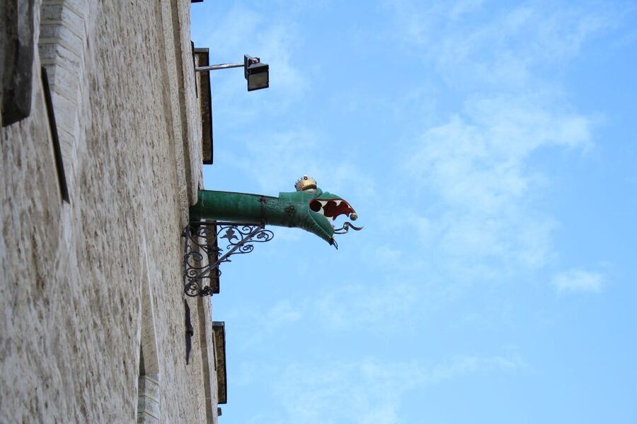 Helsinki: Tallinn Guided Day Tour with Ferry Crossing - Old Town Tallinn on Foot: Viru Gate, Town Hall, and Medieval Streets
