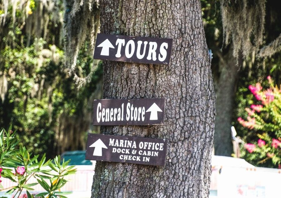 Hilton Head Island: Round-Trip Daufuskie Island Ferry - The Marina Area: Bars, Live Music, and a Distillery Detour