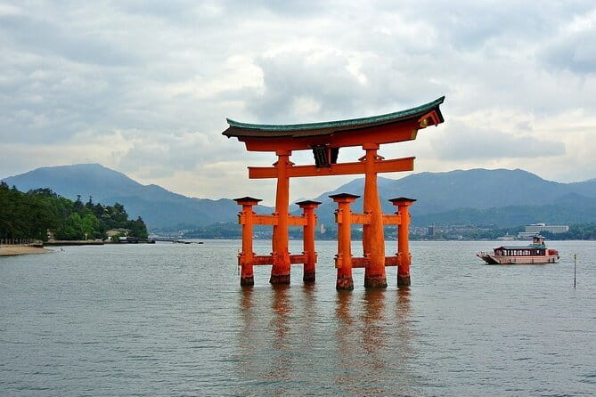 Hiroshima and Miyajima Day Trip with Itsukushima Shrine & Ferry - Miyajima + Itsukushima Shrine: the floating torii moment and what to look for