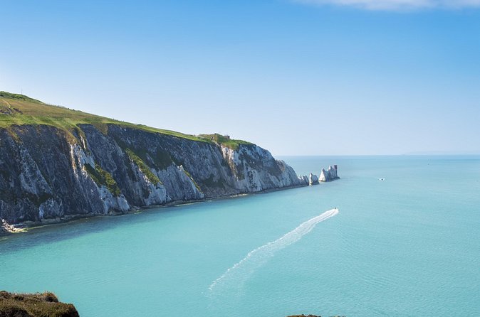 Isle of Wight - Day Tour from Portsmouth including Ferry Crossing - Alum Bay: colorful sands, chairlift vs. steps, and postcard cliffs
