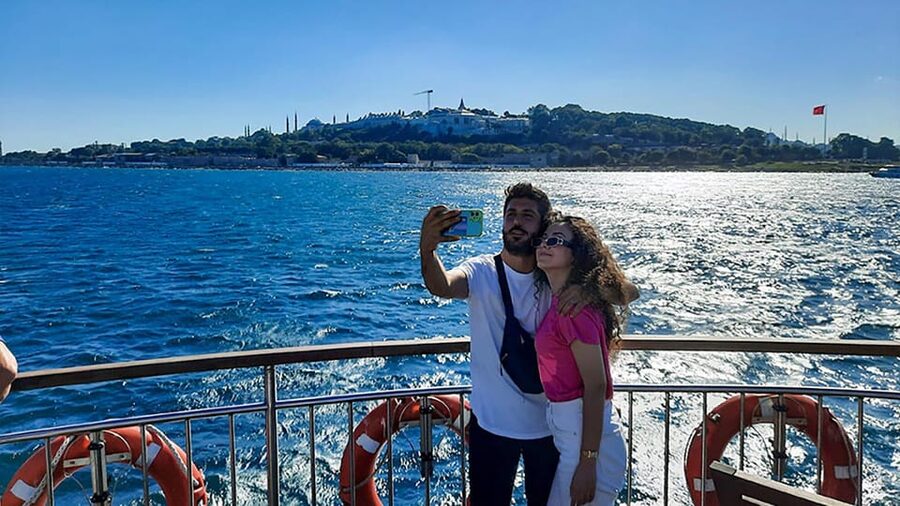 Istanbul: Asian Side Walking Tour with Ferry Ride - Getting back to Europe: simple, and your guide sets you up