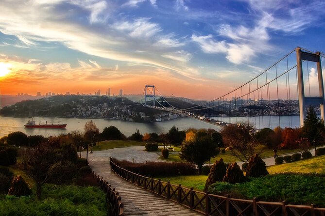 Istanbul Food Escape : Ferry to the Flavors of the Asian Side - Kuzguncuk Sahili: Colorful Streets and a Turkish Coffee Break