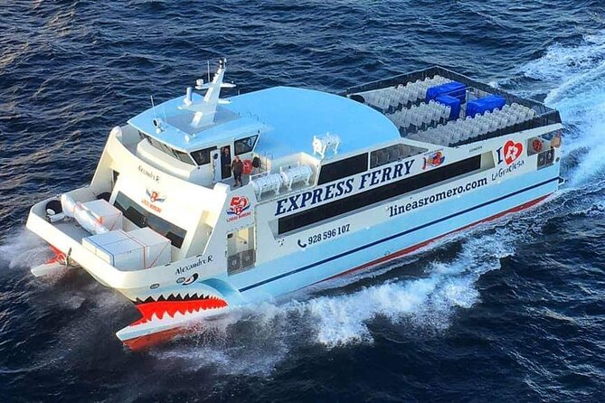La Graciosa at your leisure (bus transfer and return ferry ticket) - Isla La Graciosa: how to use your 5 hours without feeling rushed