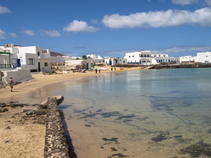 Lanzarote: Return Ferry to La Graciosa with Bus Pickup - What’s Included vs Not: Value Depends on How You Travel