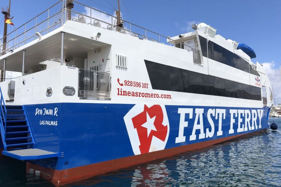 Lanzarote: Return or 1-Way Ferry to Fuerteventura with Wifi - Quick Island Hop: Playa Blanca to Fuerteventura