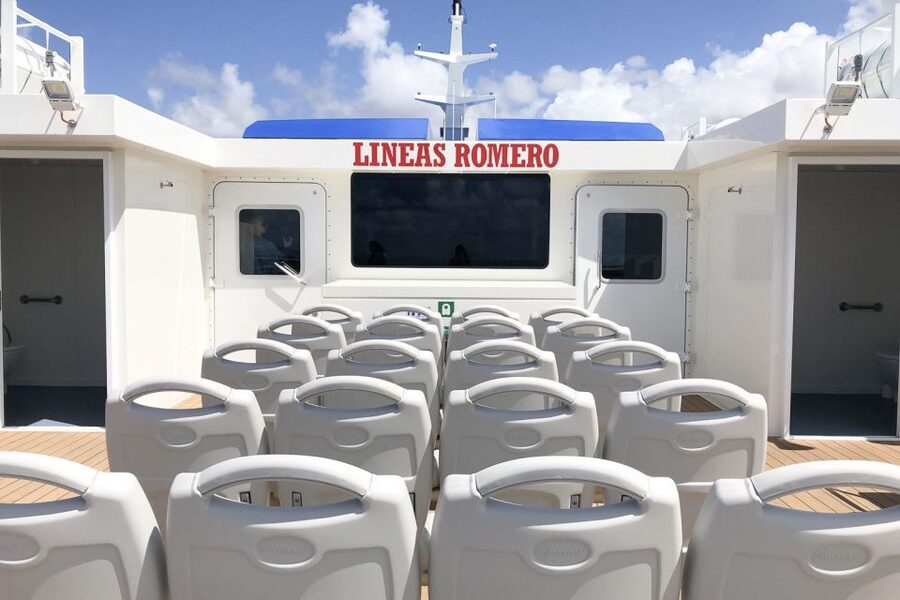 Lanzarote: Return or 1-Way Ferry to Fuerteventura with Wifi - Getting On Board Smoothly: What to Do at Playa Blanca