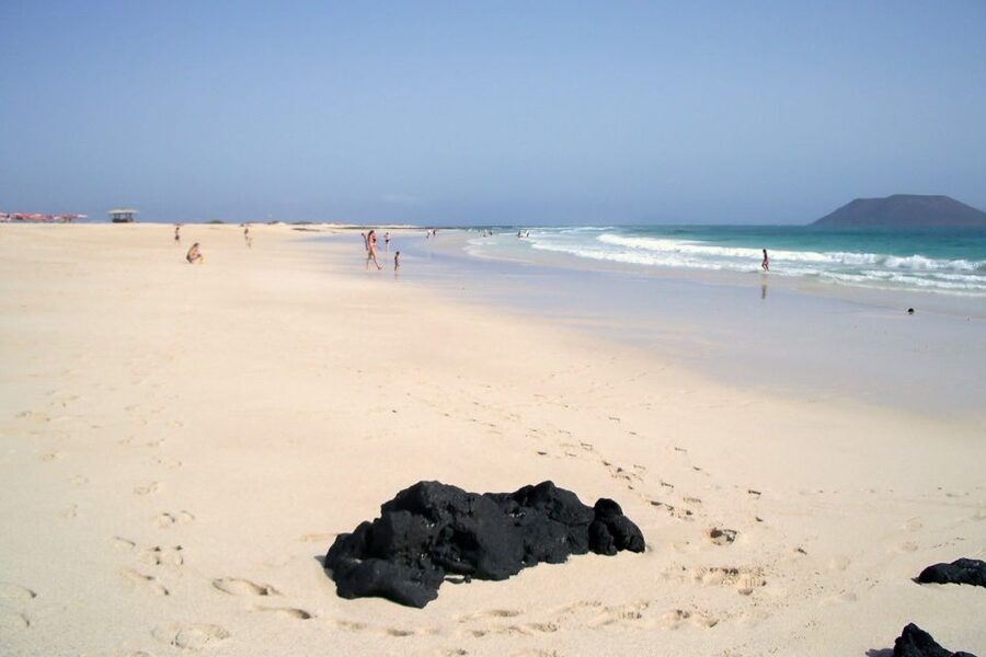 Lanzarote: Return or 1-Way Ferry to Fuerteventura with Wifi - On the Water: Comfort, Cleanliness, and Friendly Staff