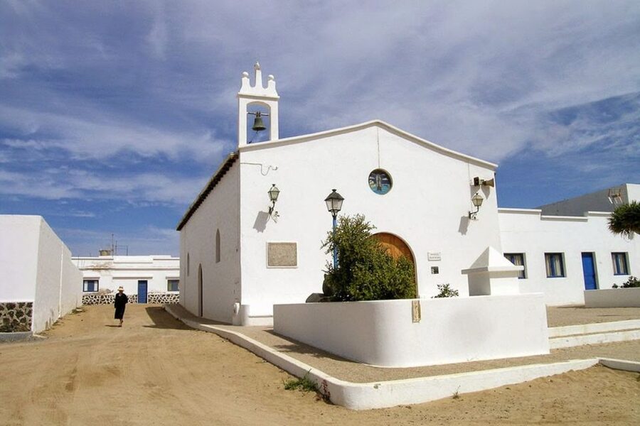 Lanzarote: Roundtrip Ferry Transfer to La Graciosa - Price and Inclusions: What Makes the $33 Fare Worth It