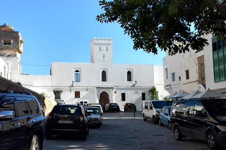 Malaga to Tangier: Exclusive Day Trip with Ferry Ticket - Bab Kasbah and Dar el Makhzen: entering Tangier’s older layers