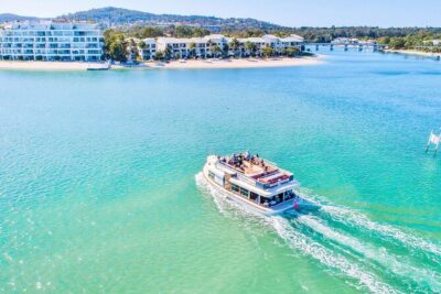 Noosa Sightseeing Adventure - Ferry Cruise, Ride and Kayak - Noosa River ferry cruise: the easy orientation with mansion views