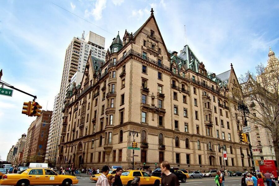 NYC: Guided Bus and Walking Tour with Staten Island Ferry - Rockefeller Center to Fifth Avenue: Architecture, Photo Stops, and Skyline Drama