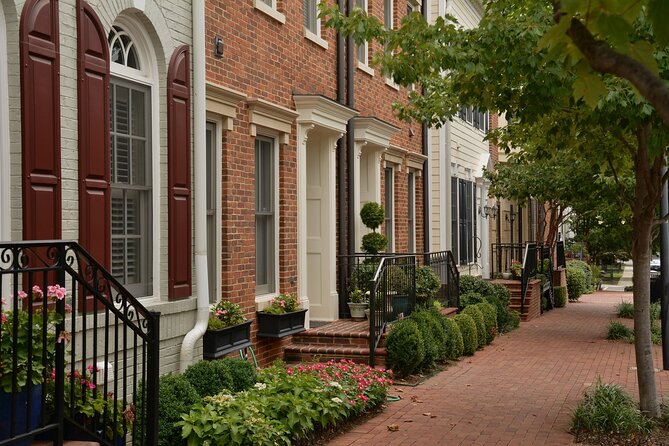 Old Town Alexandria in a Day with Round Trip Ferry Cruise - Museum time: Gadsby’s Tavern and the apothecary stop you’ll remember