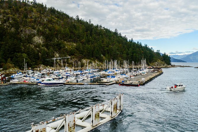 Photography, Hiking & Ferry to Bowen Island - How the Bowen Island Ferry Sets the Tone (and Your Photos)