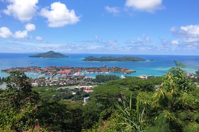 Private Airport Transfers To Somes Hotels ,Ferry,Port - Meeting Point Hours: The One Timing Detail You Should Not Skip