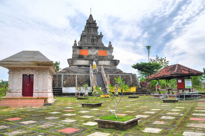PRIVATE: Batam day tour with Ferry, 2-hour Massage and Lunch from Singapore - Pura Agung Amerta Buana: the Balinese-style Hindu temple moment