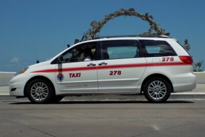 Private Transfer between Cozumel Airport or Ferry, and Hotels - Sedan or Van: Why the Vehicle Details Matter