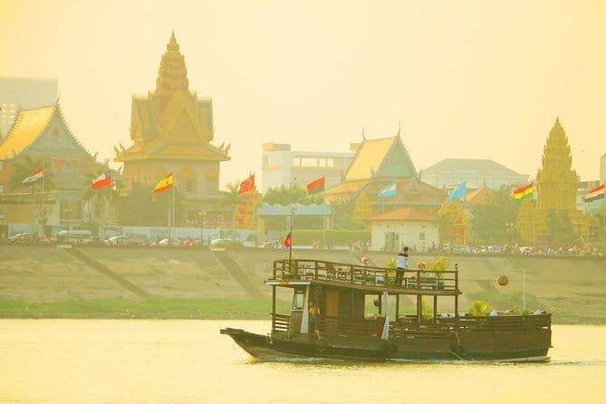 Riverside Walking Tour with Snack, Drinks & Local Ferry Ride - Who this Phnom Penh evening walk is best for