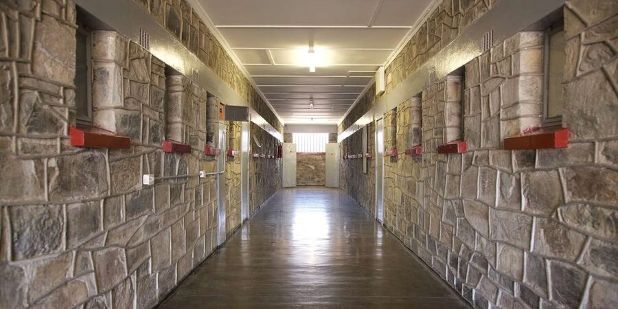 ROBBEN ISLAND MUSEUM TOUR, WITH OPTIONAL LAST MINUTE TICKETS - Price and the last-minute ticket math ($90 vs the 20% extra)