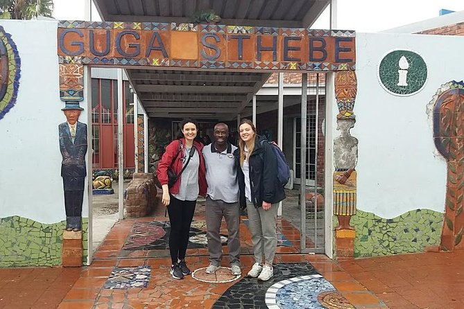 Robben Island Nelson Mandela's Prison Museum + Township Tour incl Ferry Tickets - Gugu S’thebe Cultural Centre and the arts and crafts market
