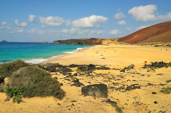 Roundtrip Ferry Transfer to La Graciosa with Free Wifi - A Quick Plan That Makes the Day Flow