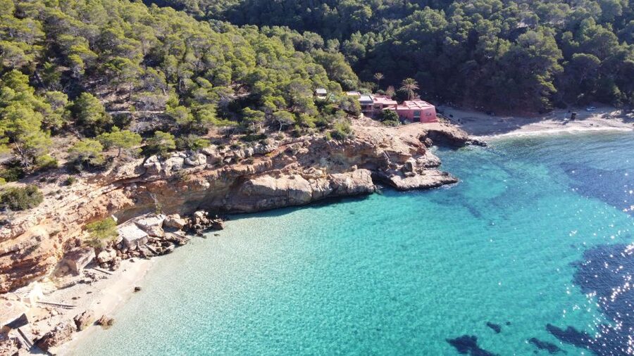 Sant Antoni: Round-Trip Ferry Transfer to Cala Salada Beach - Cala Saladeta: fine sand, smaller feel, and a short route choice