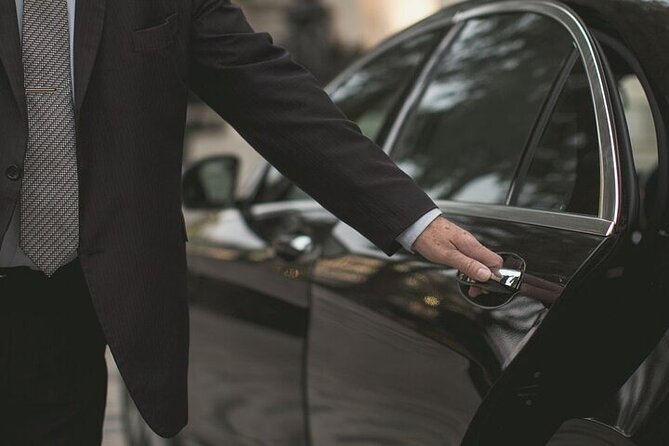 Santorini Private Transfer From or To the Ferry Port - Ferry-to-hotel in about 30 to 55 minutes